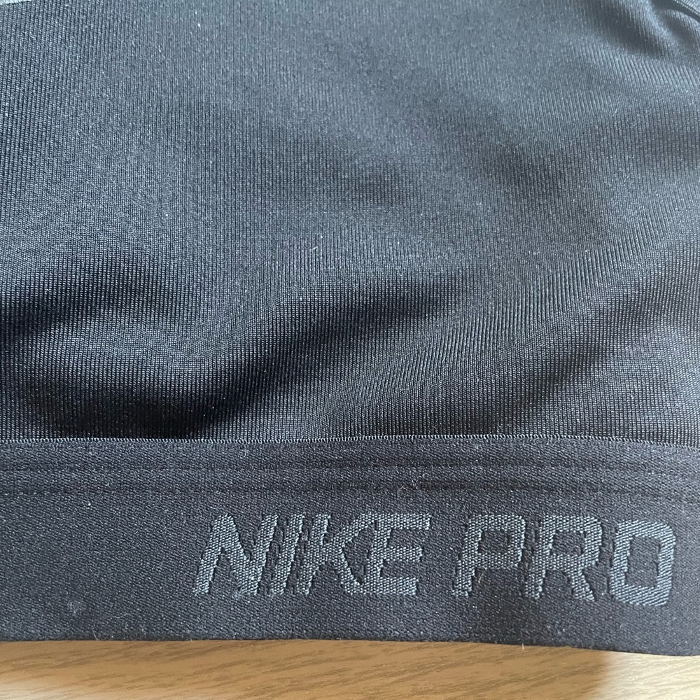 LAST CHANCE 🪩 Nike Sports Bra • EUC - Picture 3 of 6